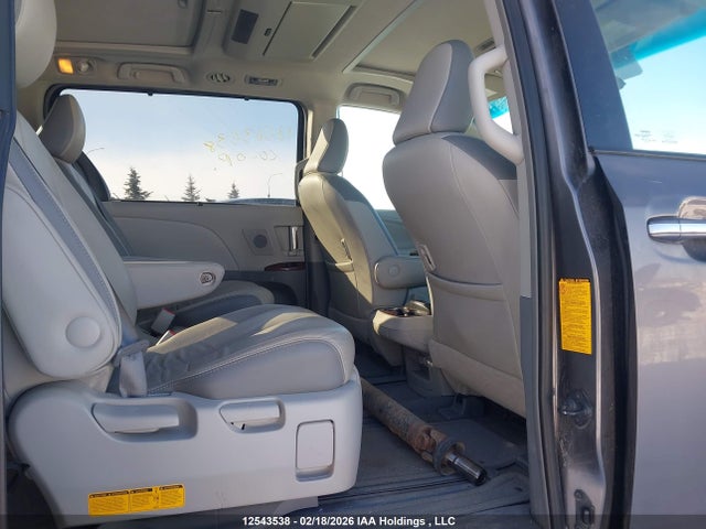 12543538 :رقم المزاد ، 5TDDK3DC5DS068086 vin ، 2013 Toyota Sienna Xle 7 Passenger مزاد بيع