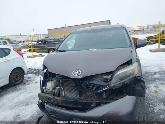 5TDXK3DC4GS737899 Toyota Sienna Se 8 Passenger