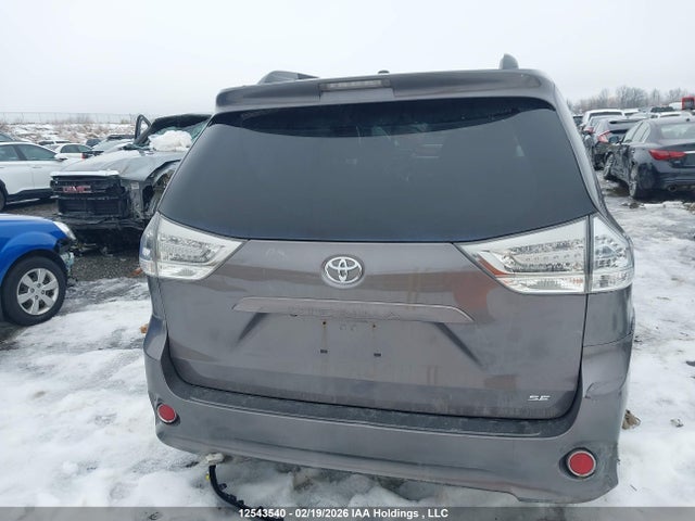 5TDXK3DC4GS737899 Toyota Sienna Se 8 Passenger