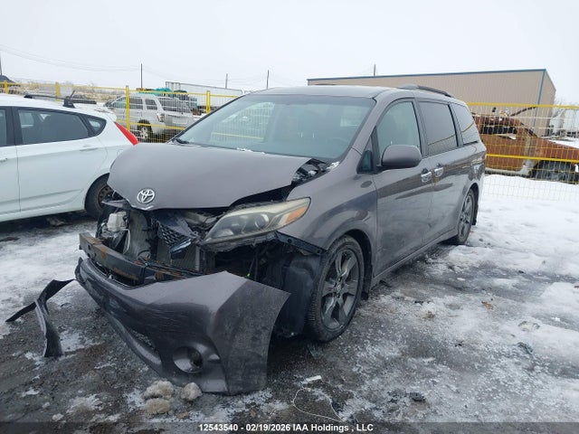 5TDXK3DC4GS737899 Toyota Sienna Se 8 Passenger