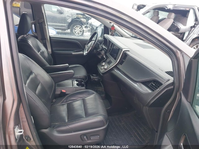5TDXK3DC4GS737899 Toyota Sienna Se 8 Passenger