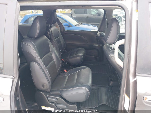 5TDXK3DC4GS737899 Toyota Sienna Se 8 Passenger