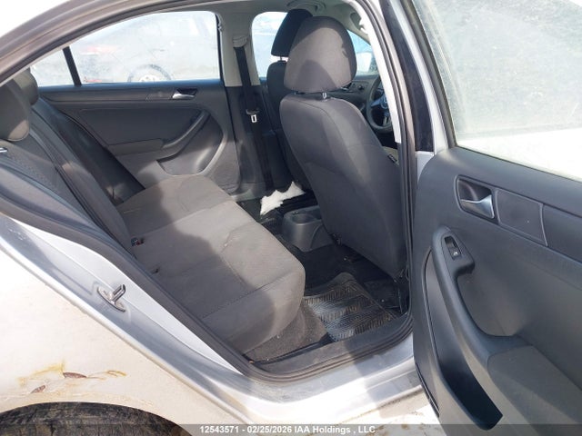 12543571 :رقم المزاد ، 3VW2K7AJ1BM090453 vin ، 2011 Volkswagen Jetta 2.0l Trendline/2.0l Trendline+ مزاد بيع