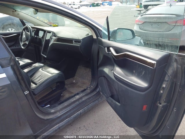 5YJXCBE24GF012384 Tesla MODEL X