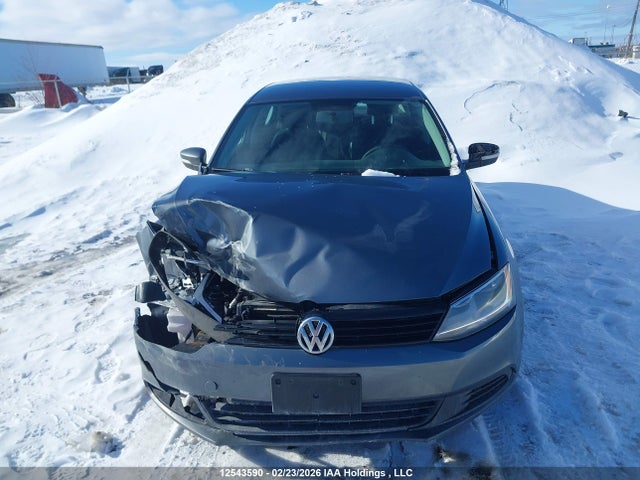 2014 Volkswagen Jetta 2.0l Trendline+ მანქანა იყიდება აუქციონზე, vin: 3VW2K7AJ9EM280828, აუქციონის ნომერი: 12543590