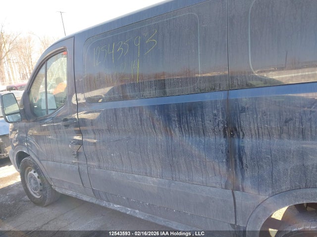1FTYE1YM1GKB13214 Ford Transit-150