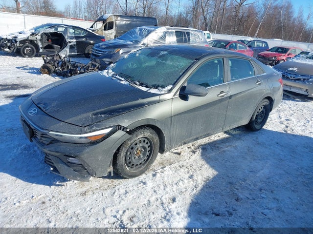 KMHLN4DG9SU913456 Hyundai Elantra Luxury With Two-tone Interior