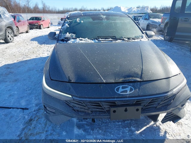 KMHLN4DG9SU913456 Hyundai Elantra Luxury With Two-tone Interior