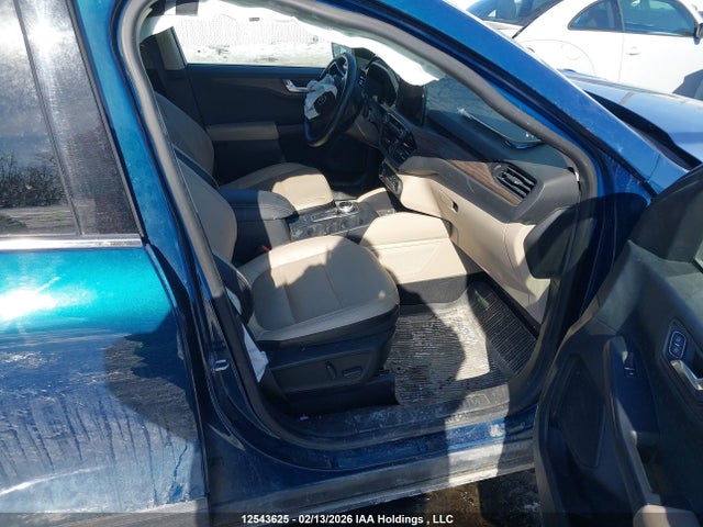 1FMCU9DZ2LUA03361 Ford Escape Titanium