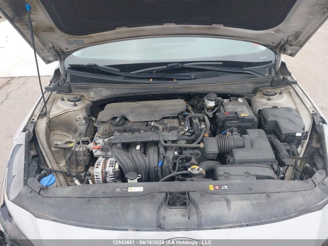 KMHLM4AG9NU246903 Hyundai Elantra Preferred Ivt With Sun And Tech Package