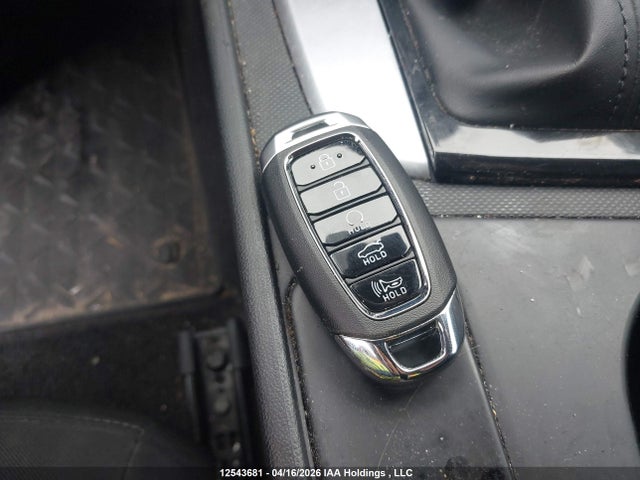 KMHLM4AG9NU246903 Hyundai Elantra Preferred Ivt With Sun And Tech Package