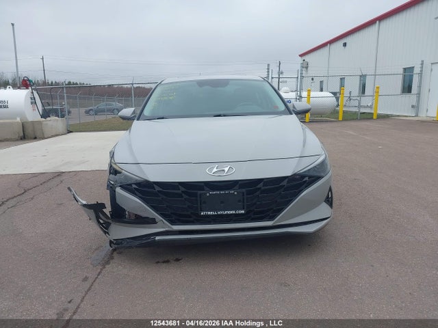 KMHLM4AG9NU246903 Hyundai Elantra Preferred Ivt With Sun And Tech Package