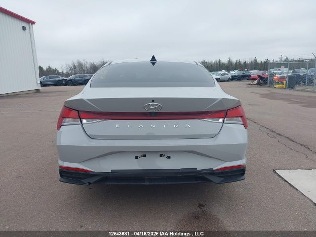 KMHLM4AG9NU246903 Hyundai Elantra Preferred Ivt With Sun And Tech Package