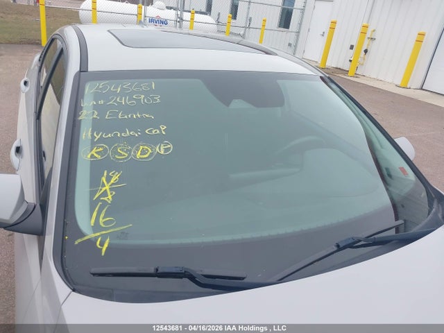 KMHLM4AG9NU246903 Hyundai Elantra Preferred Ivt With Sun And Tech Package