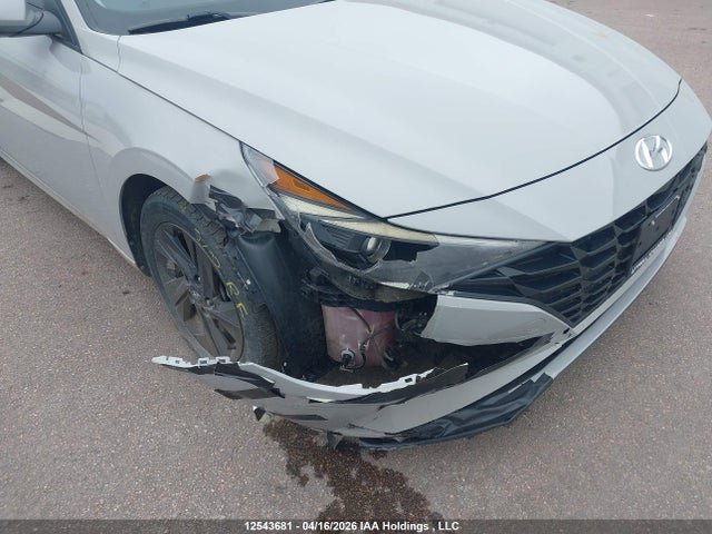 KMHLM4AG9NU246903 Hyundai Elantra Preferred Ivt With Sun And Tech Package
