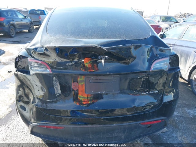 Продажа на аукционе авто 2024 Tesla Model Y, vin: 7SAYGDEE4RF017654, номер лота: 12543718