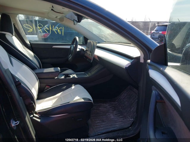 Продажа на аукционе авто 2024 Tesla Model Y, vin: 7SAYGDEE4RF017654, номер лота: 12543718