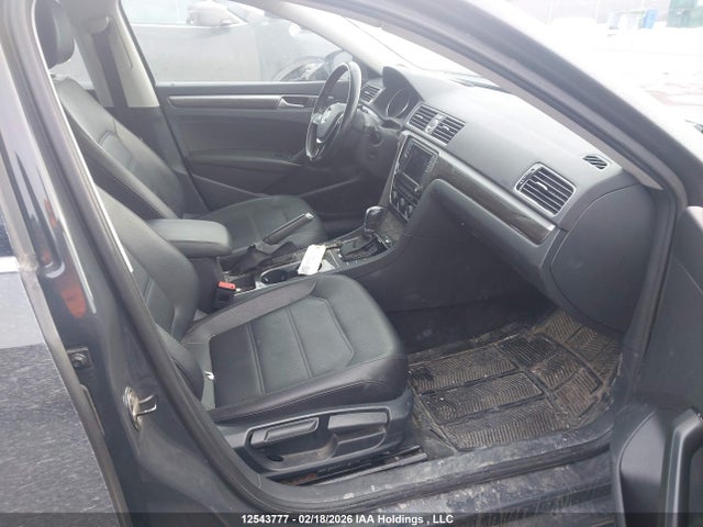1VWBS7A33GC036629 Volkswagen PASSAT SE