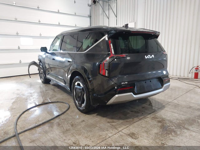 KNDADFS54T6061745 KIA Ev9 Land