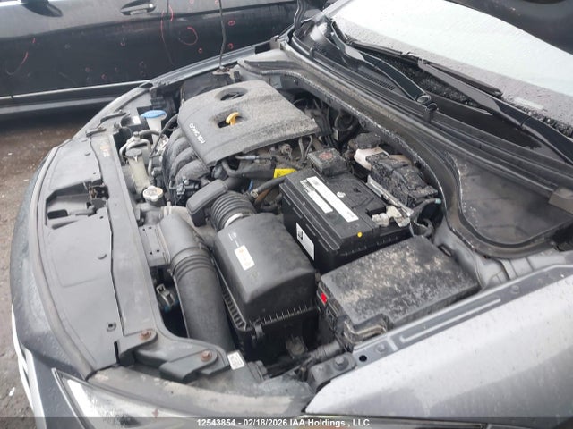 KMHD84LF1JU661320 Hyundai ELANTRA GL