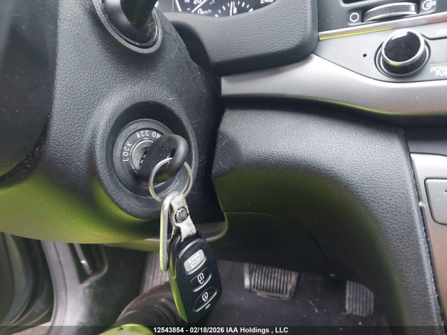 KMHD84LF1JU661320 Hyundai ELANTRA GL