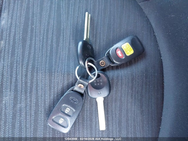 KMHCT5AE9HU370875 Hyundai ACCENT SE