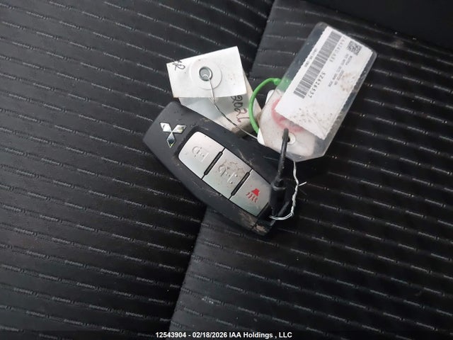 JA4J4UA88SZ626537 Mitsubishi Outlander Es