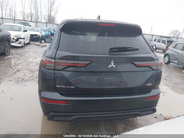 JA4J4UA88SZ626537 Mitsubishi Outlander Es