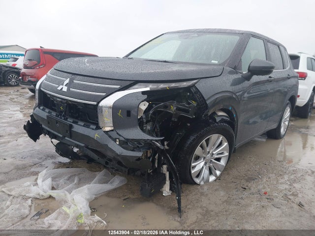 JA4J4UA88SZ626537 Mitsubishi Outlander Es