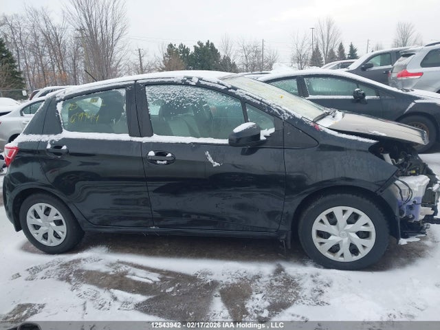 VNKKTUD31JA099944 Toyota YARIS LE