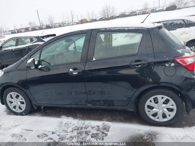 VNKKTUD31JA099944 Toyota YARIS LE