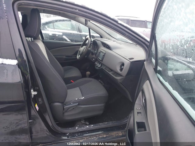 VNKKTUD31JA099944 Toyota YARIS LE