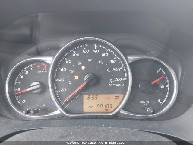 VNKKTUD31JA099944 Toyota YARIS LE