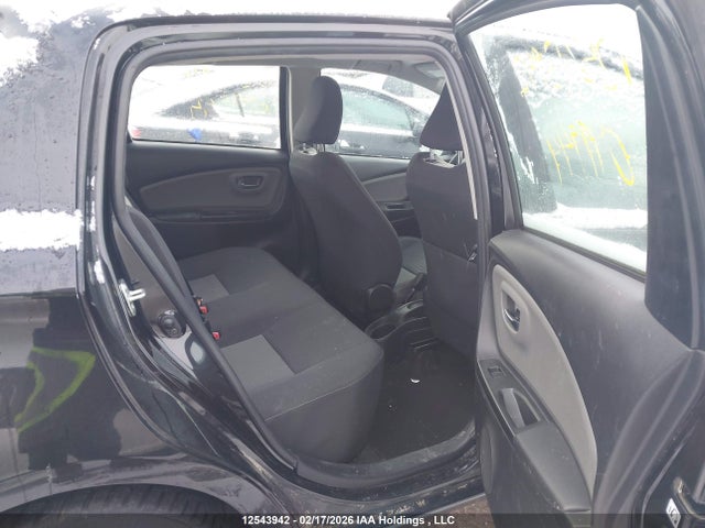 VNKKTUD31JA099944 Toyota YARIS LE