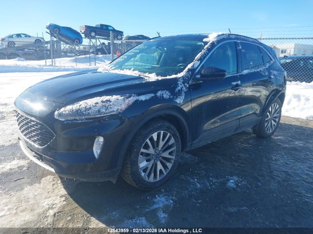 1FMCU9J93NUA68825 Ford Escape Titanium