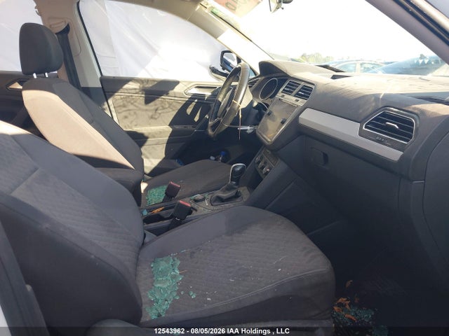 12543962 :رقم المزاد ، 3VV0B7AX9JM195479 vin ، 2018 Volkswagen Tiguan Trendline مزاد بيع