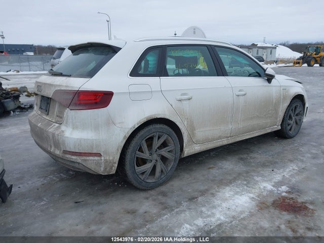 12543976 :رقم المزاد ، WAUTPBFF2GA074053 vin ، 2016 Audi A3 E-tron مزاد بيع