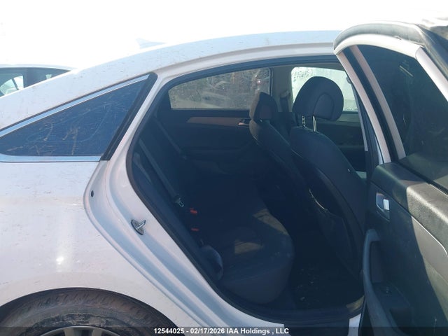 5NPE24AFXHH528699 Hyundai SONATA GL