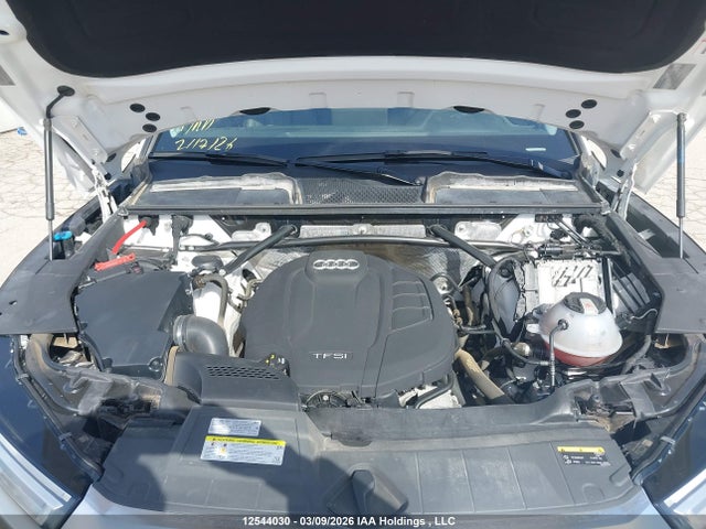 WA1BNAFY8K2050918 Audi Q5 Premium Plus