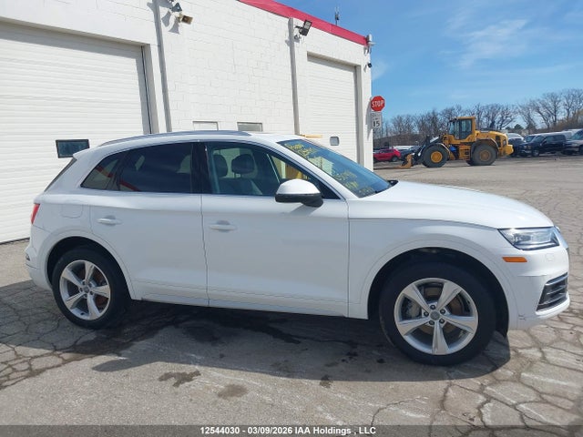 WA1BNAFY8K2050918 Audi Q5 Premium Plus