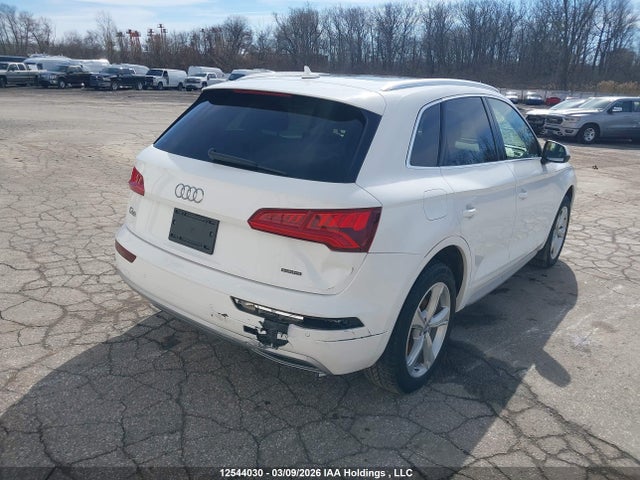 WA1BNAFY8K2050918 Audi Q5 Premium Plus