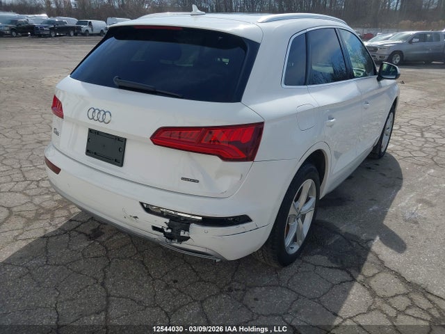 WA1BNAFY8K2050918 Audi Q5 Premium Plus