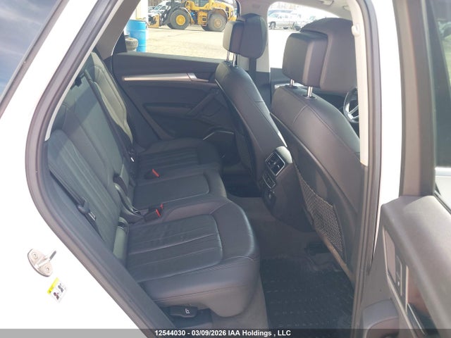 WA1BNAFY8K2050918 Audi Q5 Premium Plus