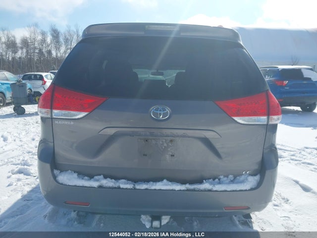2011 Toyota Sienna Le 8 Passenger მანქანა იყიდება აუქციონზე, vin: 5TDKK3DC3BS146398, აუქციონის ნომერი: 12544052