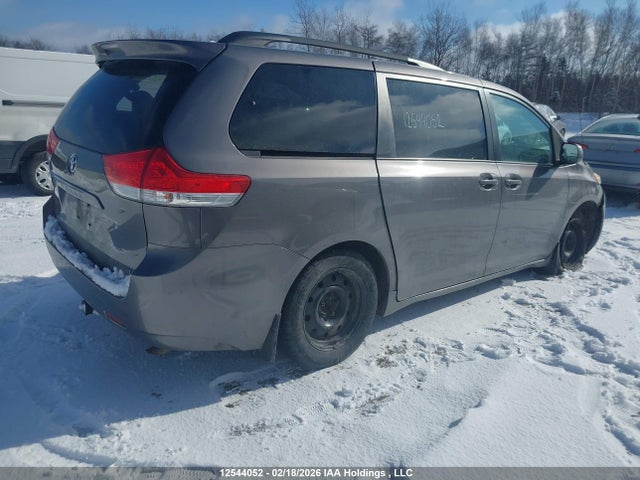 2011 Toyota Sienna Le 8 Passenger მანქანა იყიდება აუქციონზე, vin: 5TDKK3DC3BS146398, აუქციონის ნომერი: 12544052
