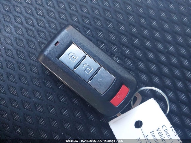JA4JZ3AX6GZ602909 Mitsubishi Outlander Se