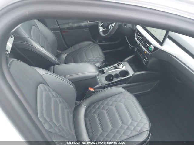 1FMCU9JA6PUA21222 Ford Escape Platinum