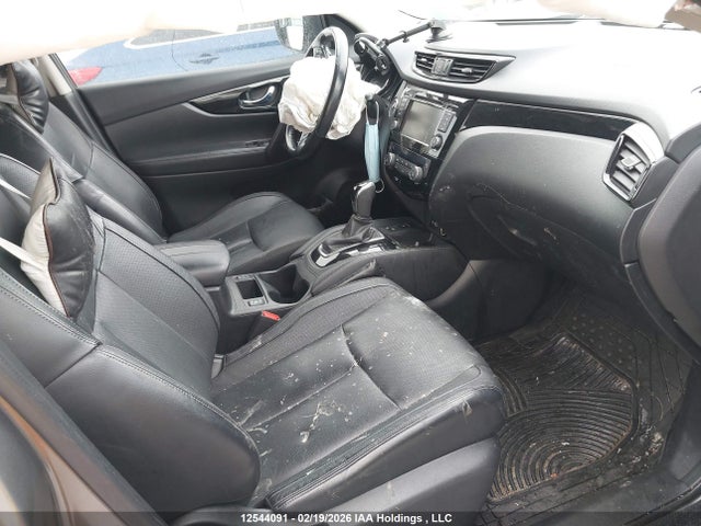 JN1BJ1CR8KW331577 Nissan Qashqai S/sl/sv
