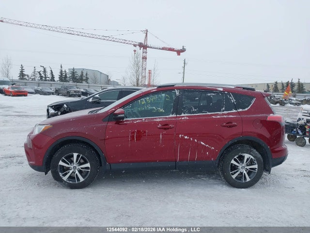 12544092 :رقم المزاد ، 2T3RFREV6JW732273 vin ، 2018 Toyota Rav4 Xle مزاد بيع