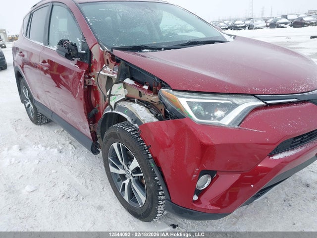 12544092 :رقم المزاد ، 2T3RFREV6JW732273 vin ، 2018 Toyota Rav4 Xle مزاد بيع